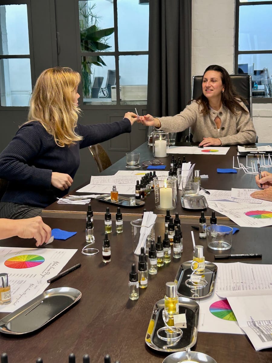 Valentinstag Parfum Bar – mit Blending Accords | 14.02.2026 – Bild 4